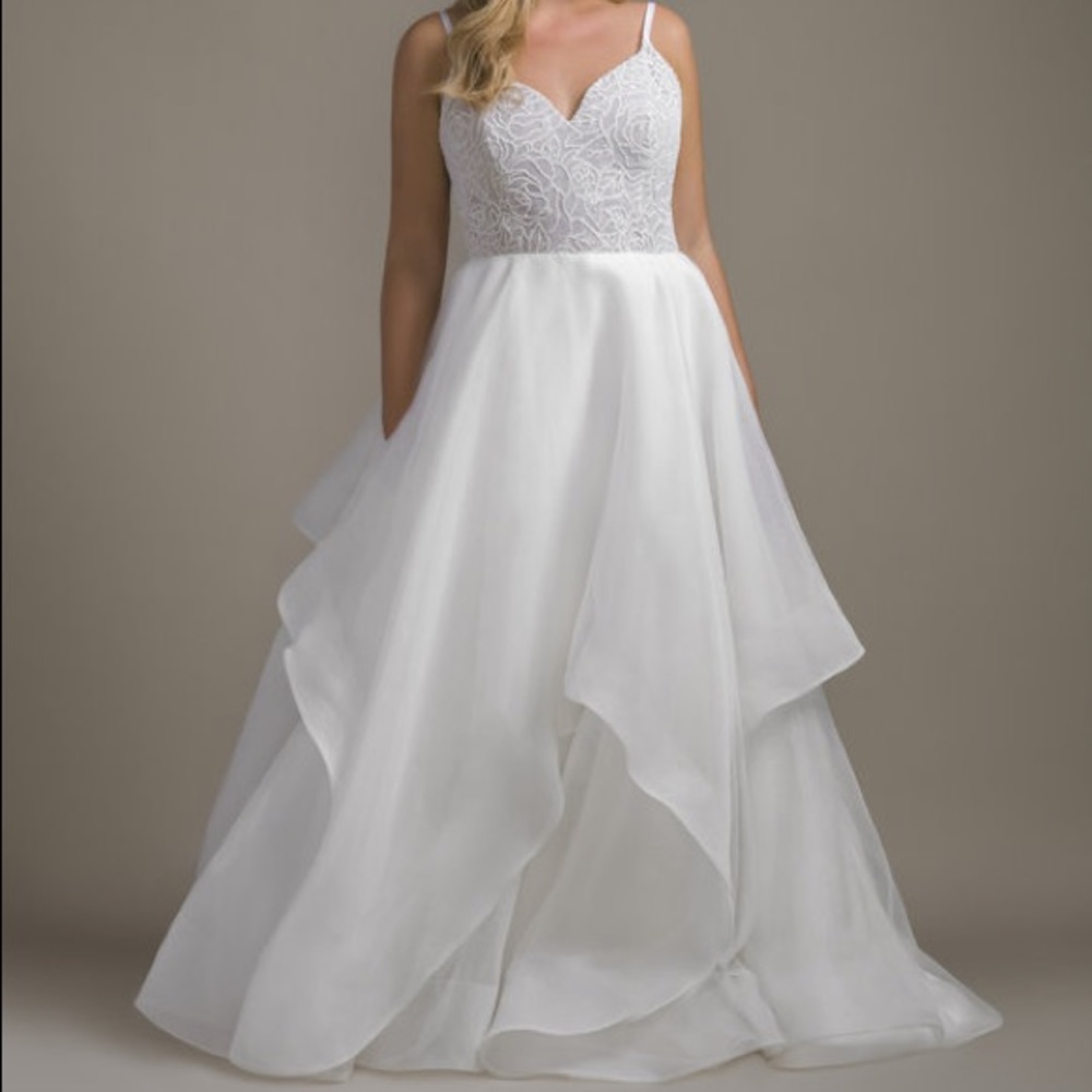 Hayley Paige Perri Wedding Dress